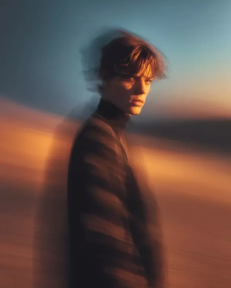 Zoom-Burst Motion Blur Urban Portrait AI Prompt